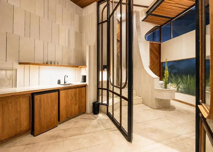 Modern 1-Br Loft With Art Deco Vibe Shared Pool *