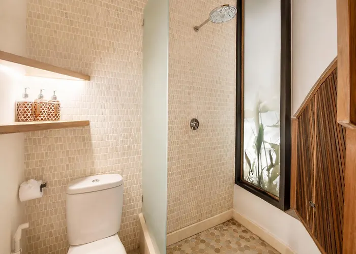 Modern 1-Br Loft With Art Deco Vibe Shared Pool アパート
