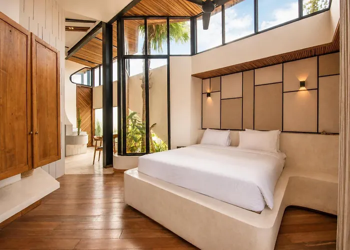 Modern 1-Br Loft With Art Deco Vibe Shared Pool チャングー